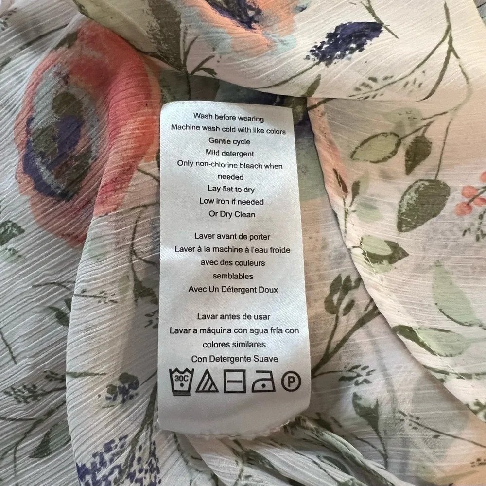 Jessica Simpson Maternity top. Size Medium. - Picture 9 of 9